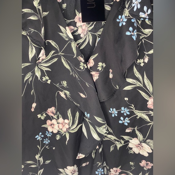 2/$25 NWT Papillon Floral Blouse - Picture 2 of 5